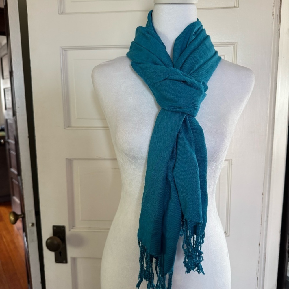 Saachi Cerulean Blue Soft Polyester Scarf – Lightweight, Like New